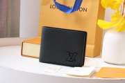 Louis Vuitton M69829 Aerogram Multiple Wallet 11.5 x 9 x 1.5 cm - 1