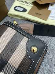 Burberry Gold Bucklet Top Handle Note Bag 24×8x 14cm - 3