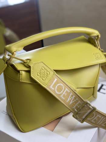 Loewe Puzzle Edge Bag Lime 24x10.5x16.5cm