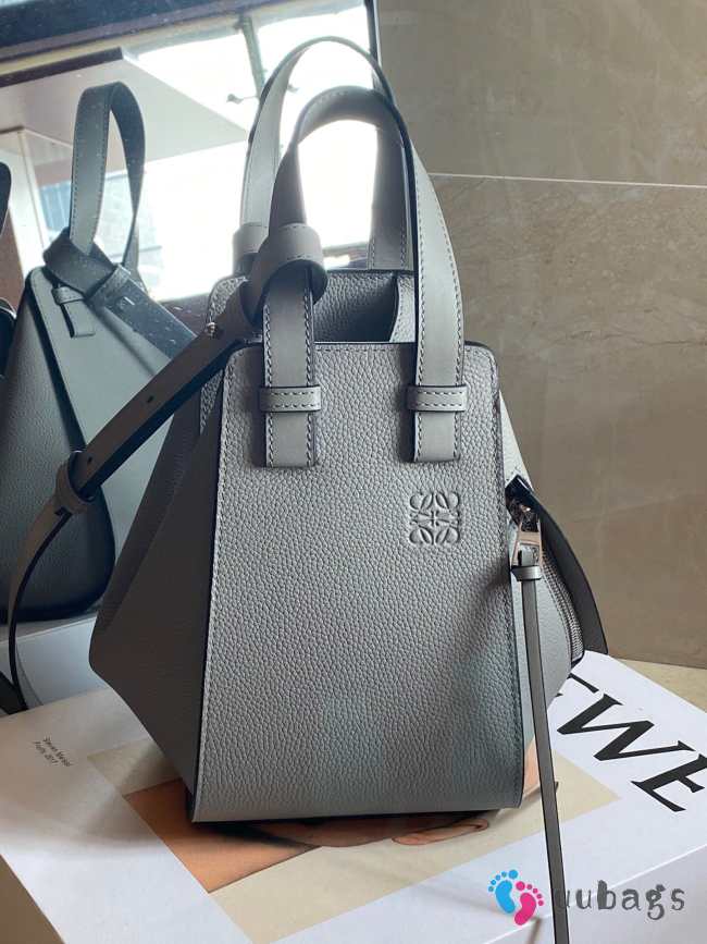 Loewe Grey Hammock Leather Shoulder Bag 19.5×14.5×20cm - 1