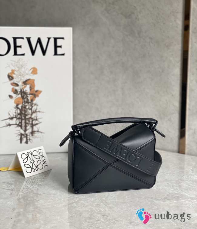 Loewe Puzzle Edge Bag Black 18x7.5x12cm - 1