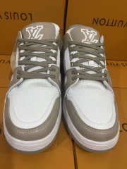 Louis Vuitton Trainer Sneaker Low Grey - 5