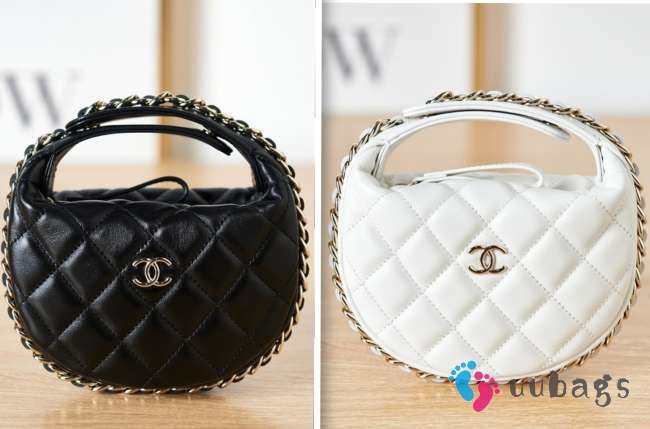 Chanel Pouch bag 16×16×5.5 cm - 1