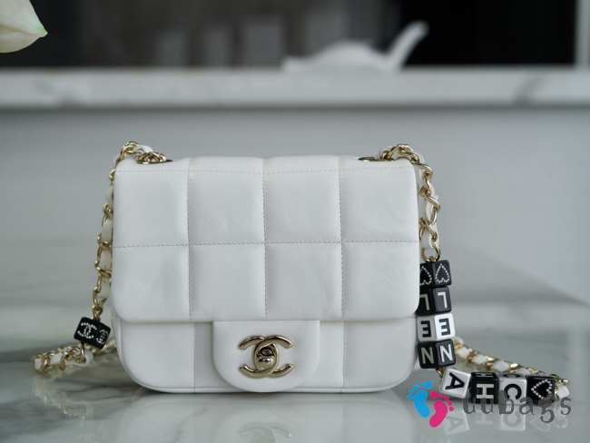 Chanel 23C small bag in white 16×13×7cm - 1