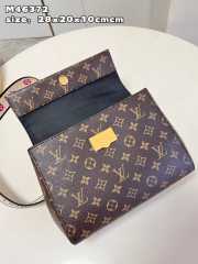 Louis Vuitton Cluny BB Monogram 28x20x10 cm - 3