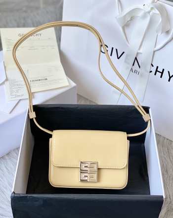 Givenchy Small 4G 21x15x6cm