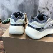 Yeezy 700 V3  - 4