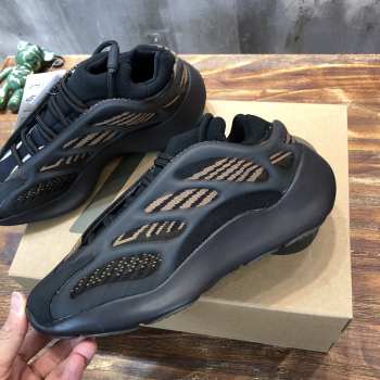 Yeezy 700 V3 