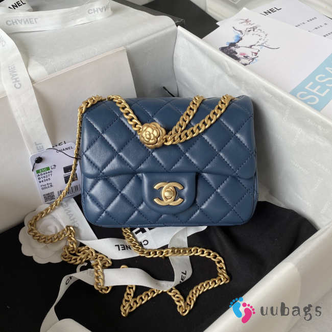 Chanel Small Flap Bag Blue Gold Hardware 13x18x7cm - 1