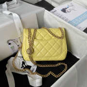 Chanel Small Flap Bag Yellow Gold Hardware 13x18x7cm - 4