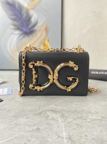 D&G Girls Black bag in plain calfskin 21x14.5x3cm