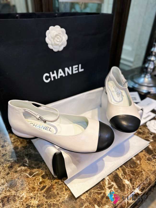 Chanel 22b White shoes - 1