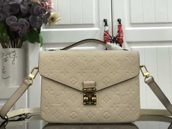 Louis Vuitton Pochette Métis Beige 25x19x9cm