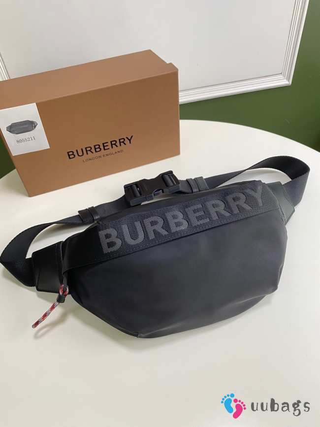 Burberry Bumbag Black 31x7.5x16cm - 1