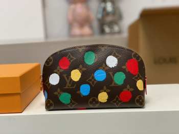 LV Clutch M81895 17x6x11.5cm