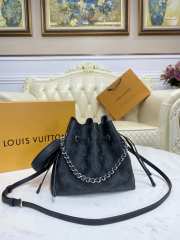 Louis Vuitton Bella Bucket Bag Mahina Leather 19x22x14cm - 1