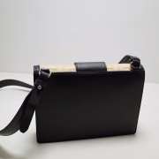 Fendi Flat Baguette Black Leather 22.5x4x16cm - 2