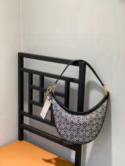 Loewe Luna Hobo Black 29x27x8cm - 1