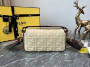 Fendi Baguette Beige FD8600 26cm - 4