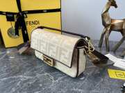 Fendi Baguette Beige FD8600 26cm - 2