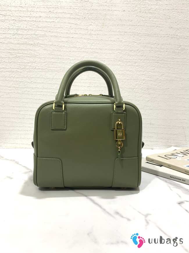 Loewe Amazona square bag in nappa calfskin green - 1