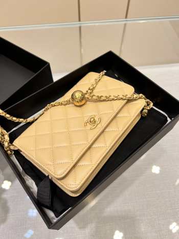 Chanel Woc yellow with gold hardware 12.3x19.2x3.5cm