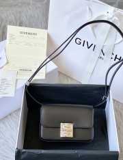 Givenchy Small black 4G 21x15x6cm - 1