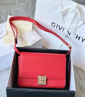 Givenchy Small red 4G 21x15x6cm