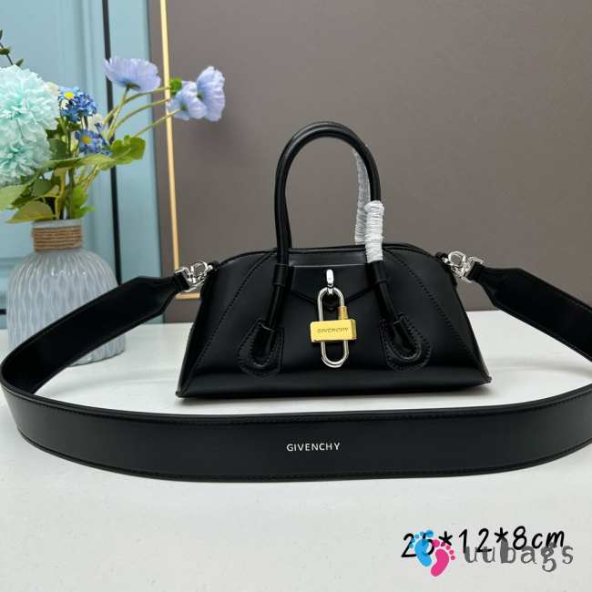 Givenchy Mini Antigona Stretch bag in black 25x12x8cm - 1