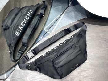 Givenchy Essentiel U bum bag 35x21x6cm