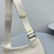 Jacquemus Le Bisou white handbag 27x10.5cm - 4