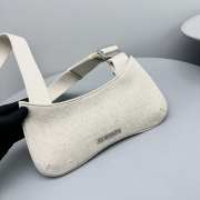 Jacquemus Le Bisou white handbag 27x10.5cm - 2