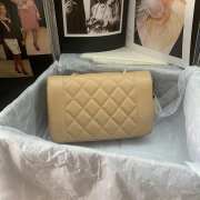 Chanel Flapbag Beige 23x14x7cm - 4