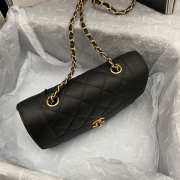 Chanel Flapbag Black 23x14x7cm - 4