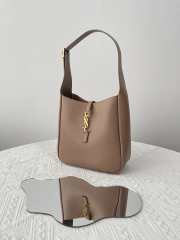 YSL Le 5 À 7 Soft Hobo 713938 in brown 23x22x8.5cm - 6