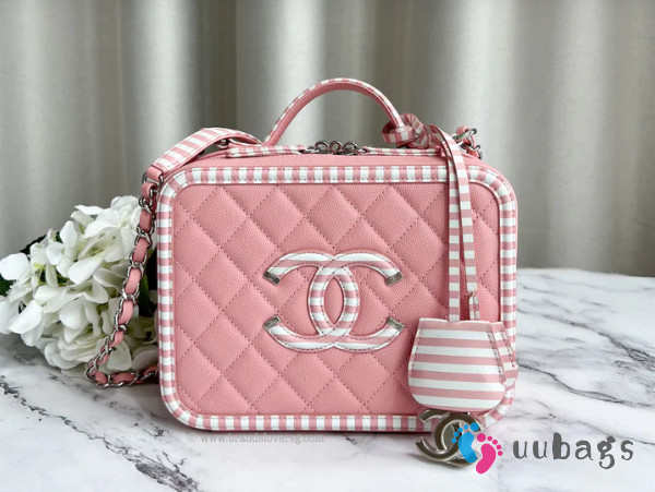 Chanel Medium Vanity Case in Pink Caviar (Pink & White Trim) 21x16x9cm - 1