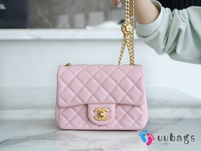 Chanel 23s pink shoulder bag with gold buckle 13x18x7cm  - 1