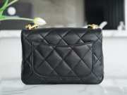 Chanel 22s black shoulder bag with gold buckle 13x17x6cm - 5