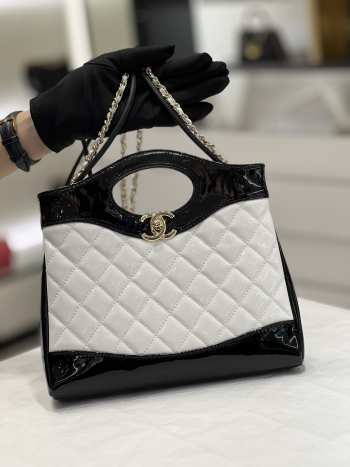 Chanel 31 bag in White 22x23x5.5cm