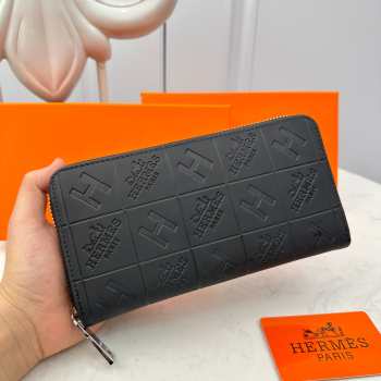 Hermes 666043 Small Wallet in black 19x10x2.5cm