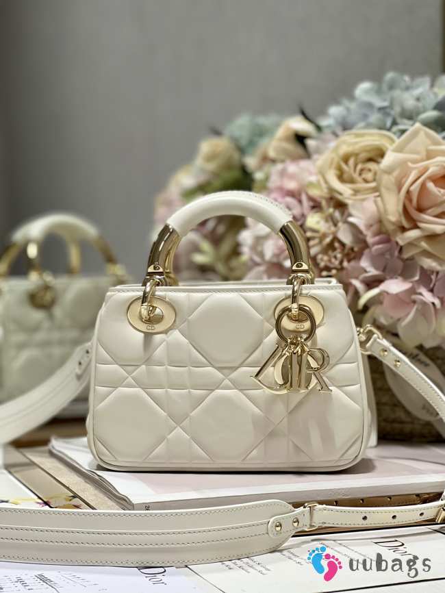 Dior Lady Small bag with gold hardware in white 19x13x8cm - 1