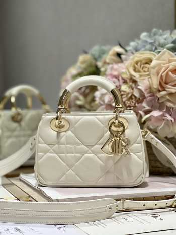 Dior Lady Small bag with gold hardware in white 19x13x8cm