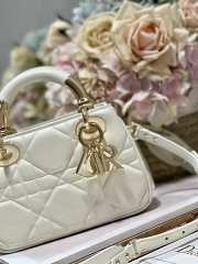 Dior Lady Small bag with gold hardware in white 19x13x8cm - 5