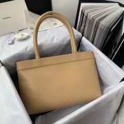 Chanel medallion tote in beige 30x21x8cm - 3