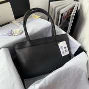 Chanel medallion tote in black 30x21x8cm - 6