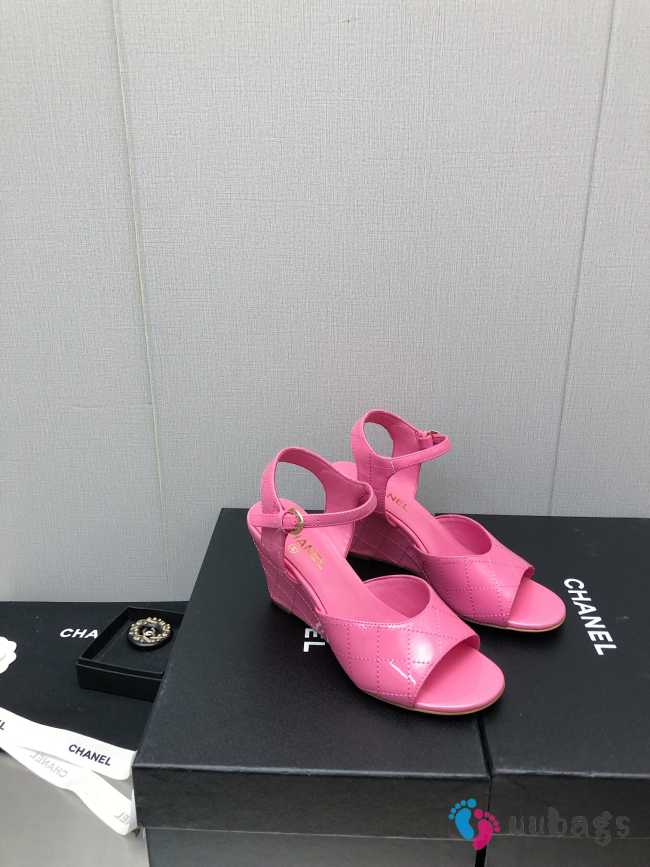 Chanel Sandal 9cm in pink with shiny leather  - 1