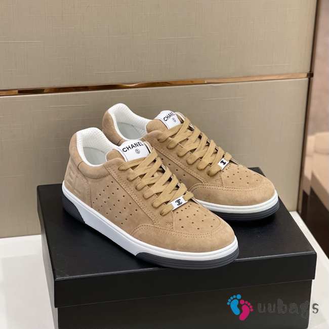 Chanel sneaker in brown  - 1