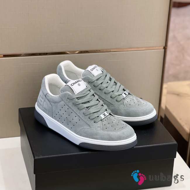 Chanel sneaker in gray - 1