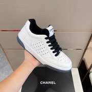 Chanel sneaker in black & white - 3