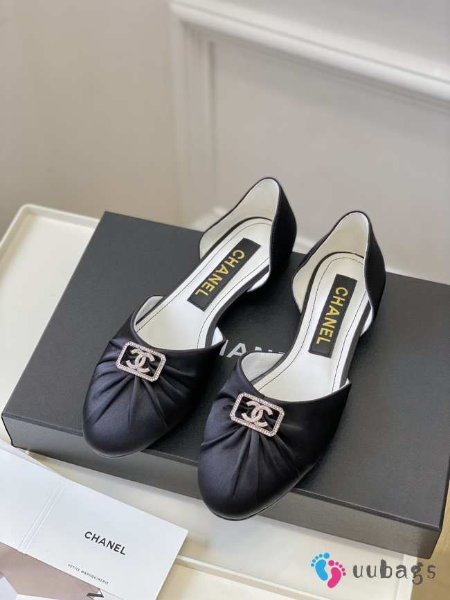 Chanel doll flat shoes in black - 1